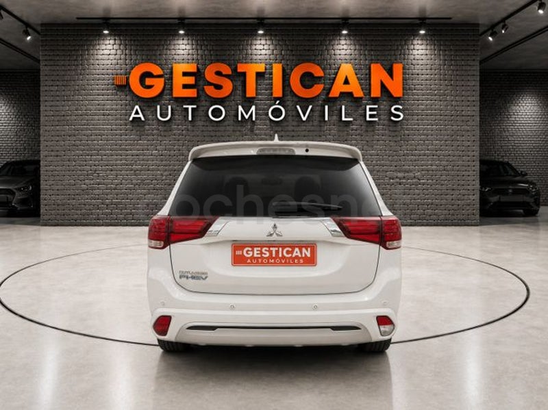 Mitsubishi Outlander 2021 — photo 6