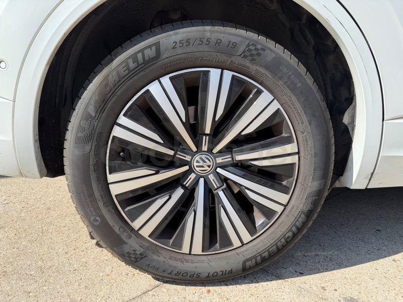 Volkswagen Touareg 2020 — photo 8
