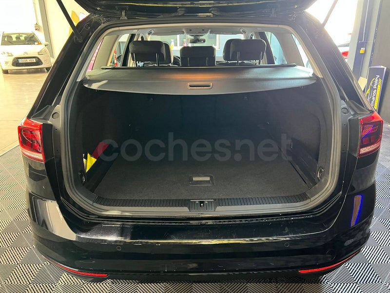 Volkswagen Passat 2021 — photo 8