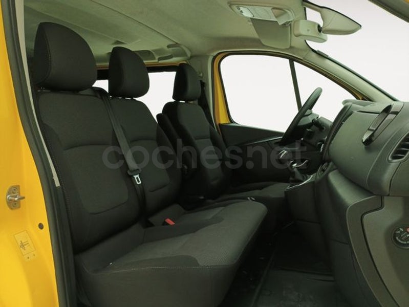 Renault Trafic 2021 — photo 8