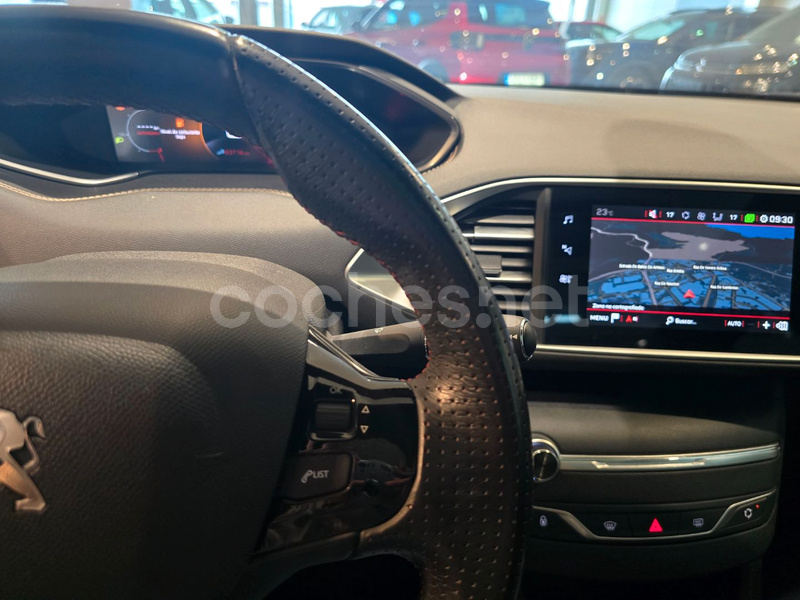 Peugeot 308 2020 — photo 8