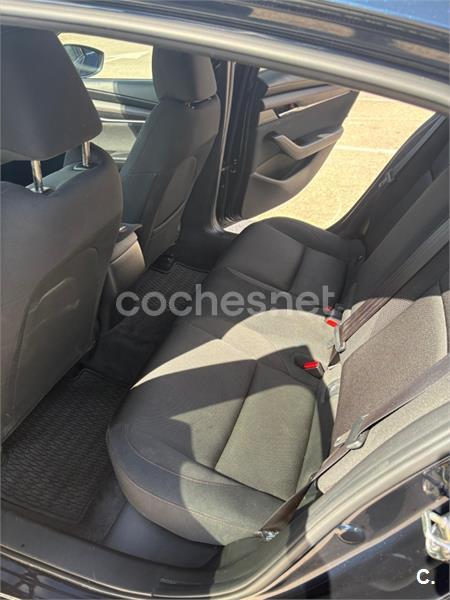Mazda Mazda3 2022 — photo 8