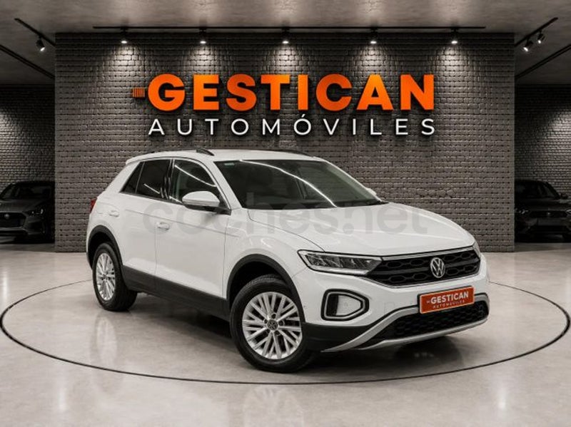 Volkswagen T-roc 2023 — photo 4