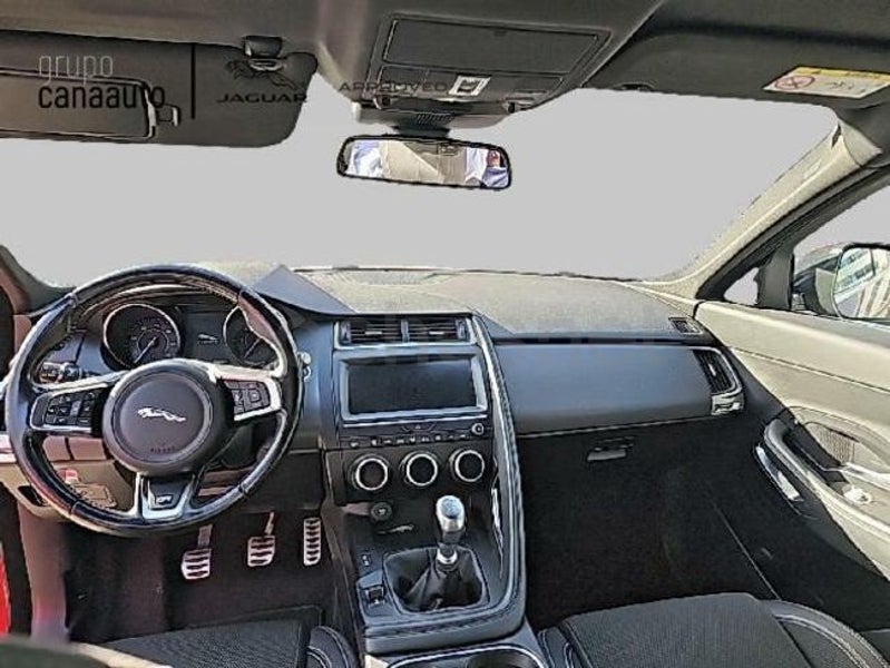 Jaguar E-pace 2018 — photo 3