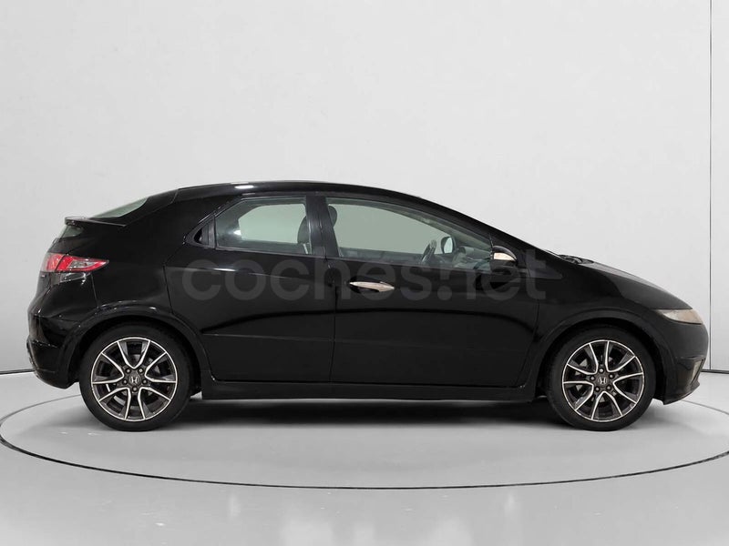 Honda Civic 2011 — photo 2