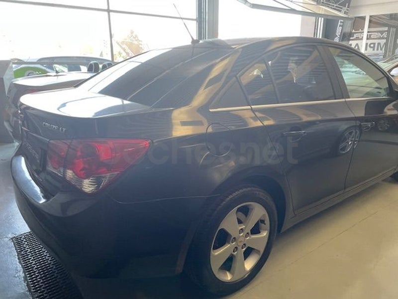 Chevrolet Cruze 2010 — photo 6