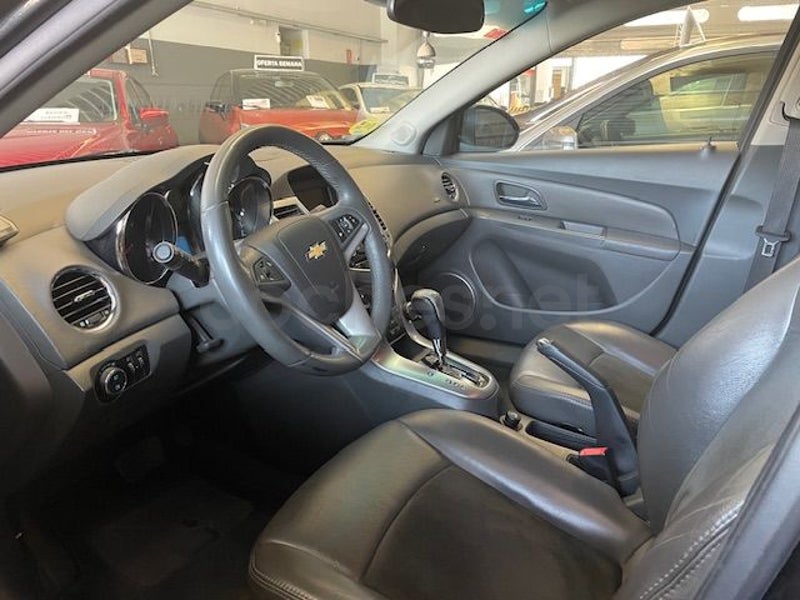 Chevrolet Cruze 2010 — photo 8