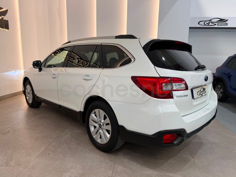 Subaru Outback 2017 — photo 2