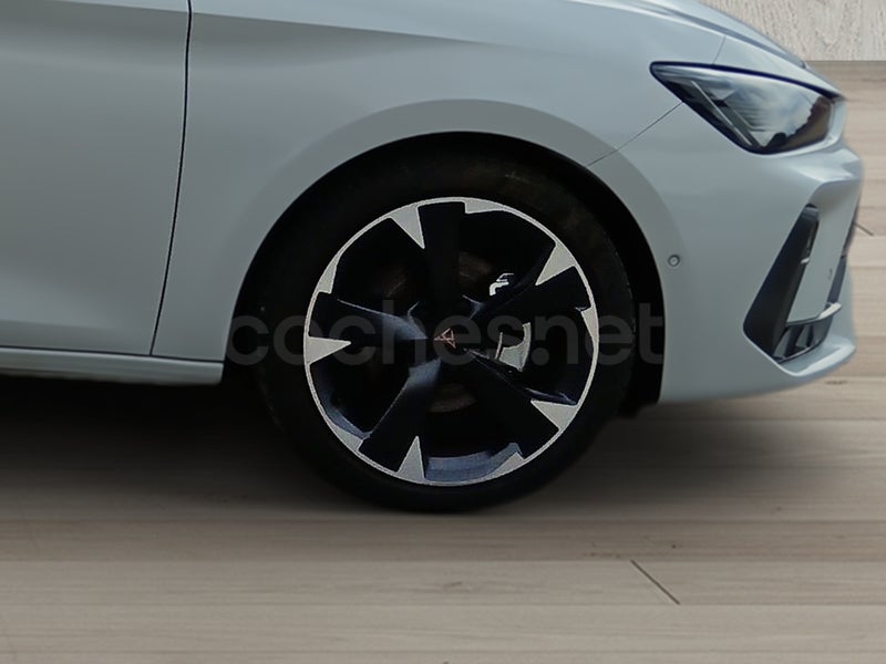 Cupra León 2025 — photo 8