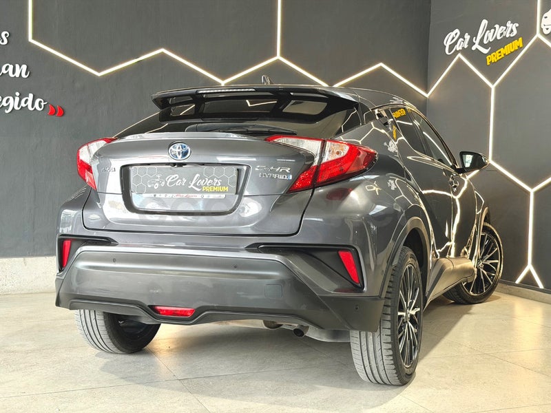 Toyota C-hr 2018 — photo 8