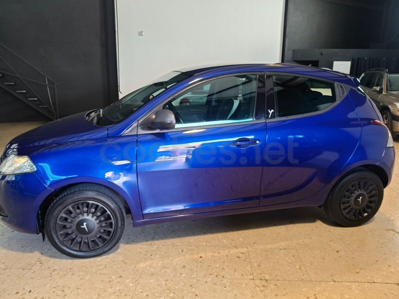 Lancia Ypsilon 2014 — photo 8