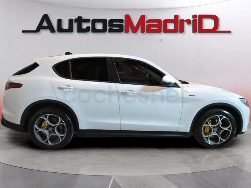 Alfa Romeo Stelvio 2021 — photo 8