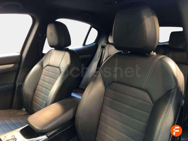 Alfa Romeo Stelvio 2022 — photo 7