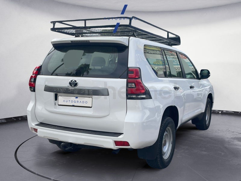 Toyota Land Cruiser 2020 — photo 2