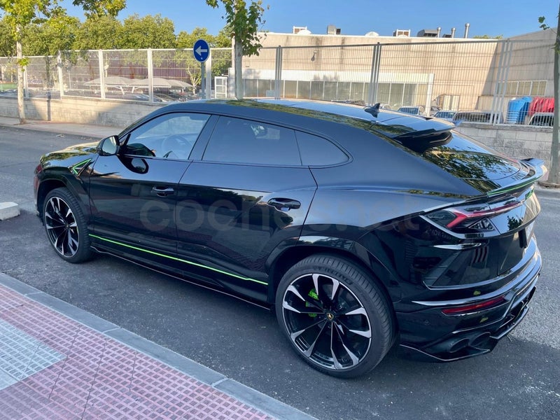 Lamborghini Urus 2023 — photo 6