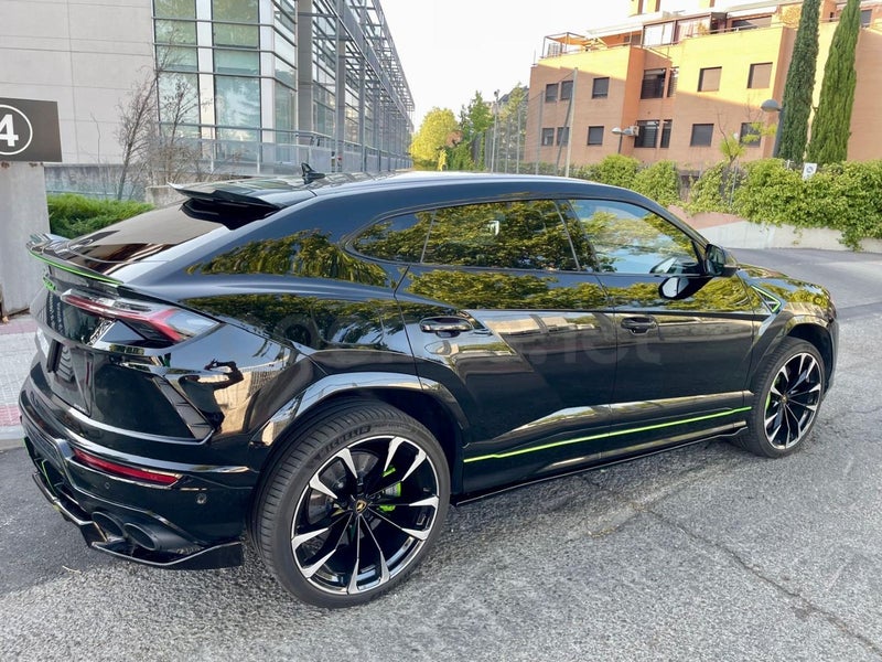 Lamborghini Urus 2023 — photo 8