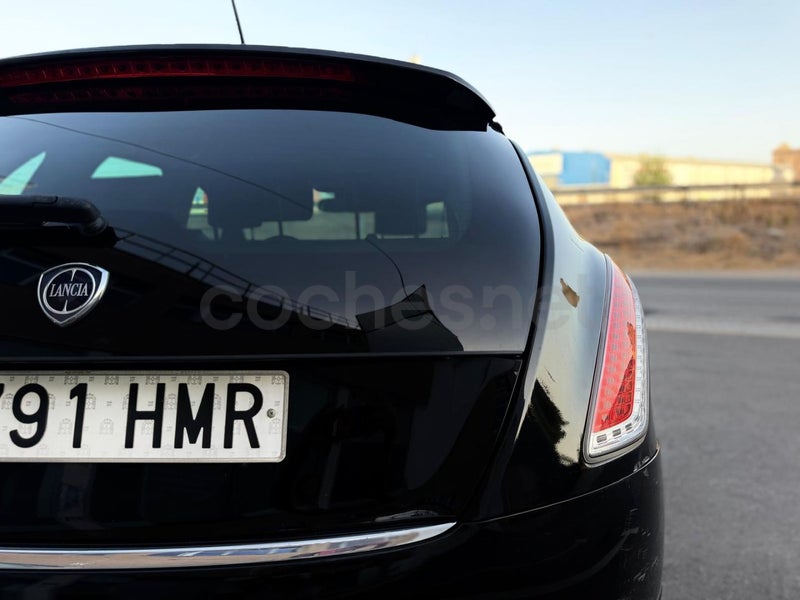 Lancia Delta 2013 — photo 4