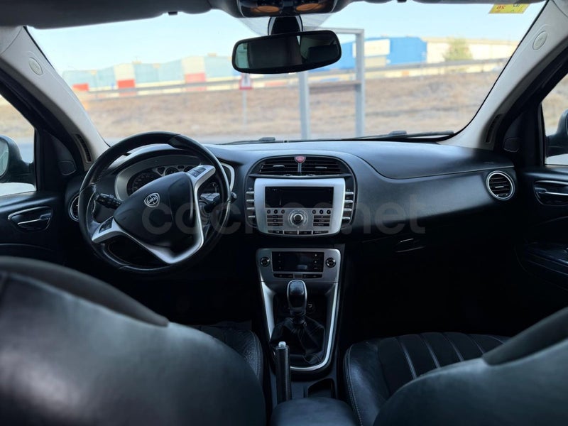 Lancia Delta 2013 — photo 8