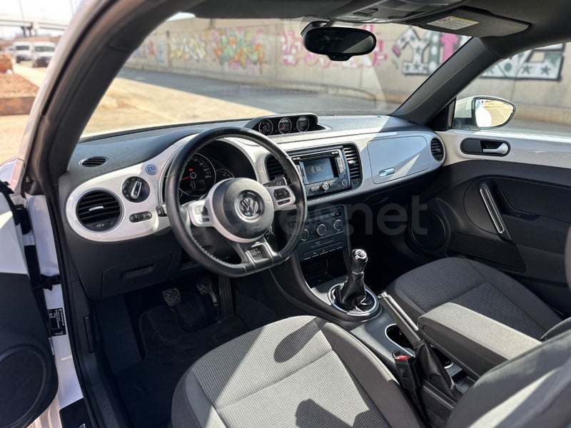 Volkswagen Beetle 2012 — photo 8