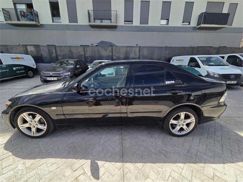 Lexus Is200 2004 — photo 2