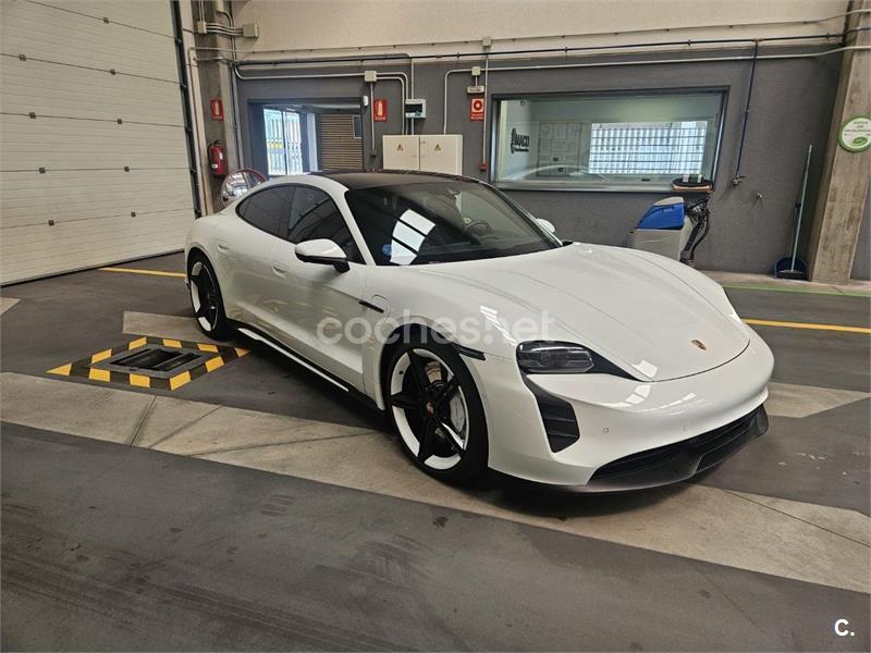 Porsche Taycan 2020 — photo 2