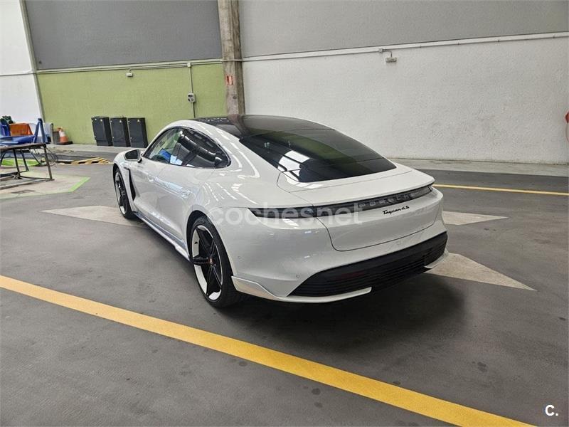 Porsche Taycan 2020 — photo 3
