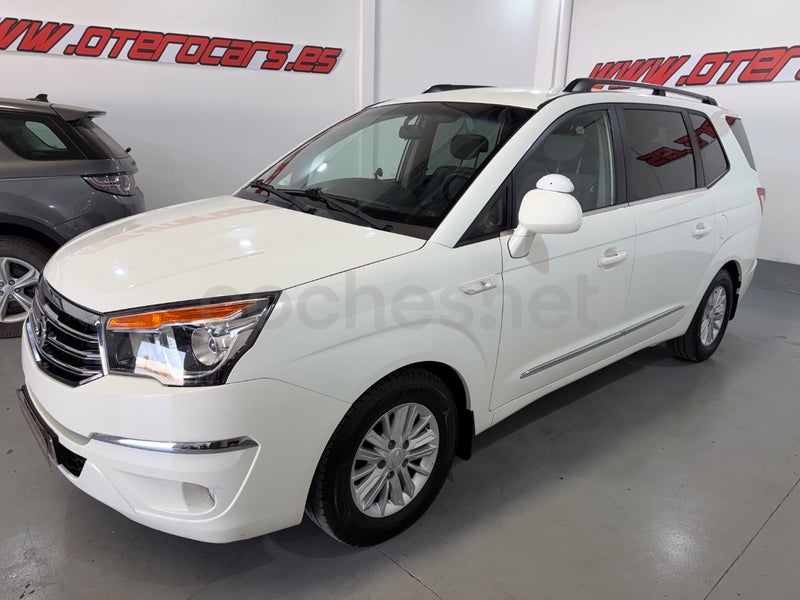 Ssangyong Rodius 2015