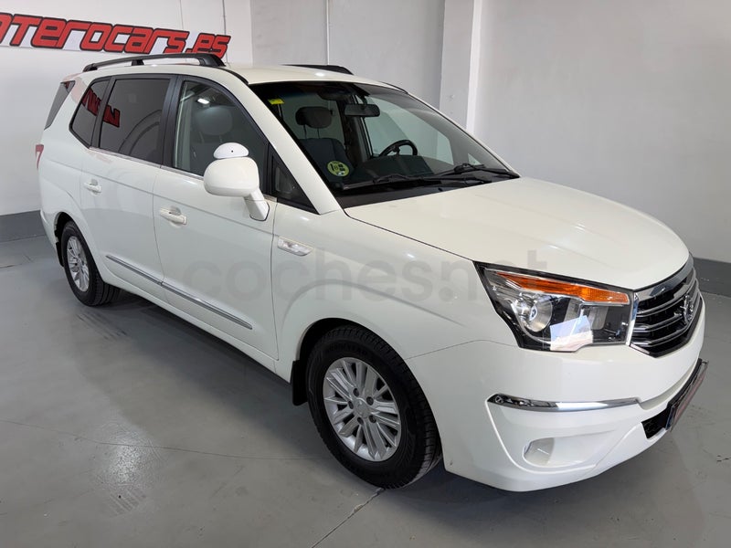 Ssangyong Rodius 2015 — photo 3
