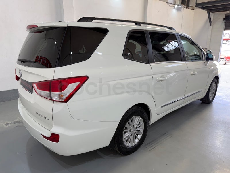 Ssangyong Rodius 2015 — photo 4