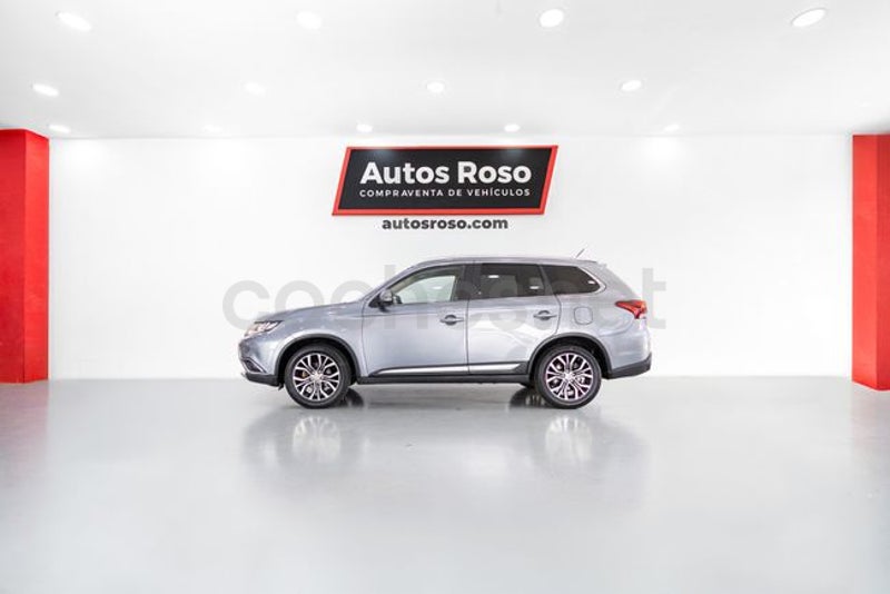 Mitsubishi Outlander 2016 — photo 2