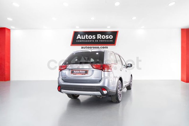 Mitsubishi Outlander 2016 — photo 3