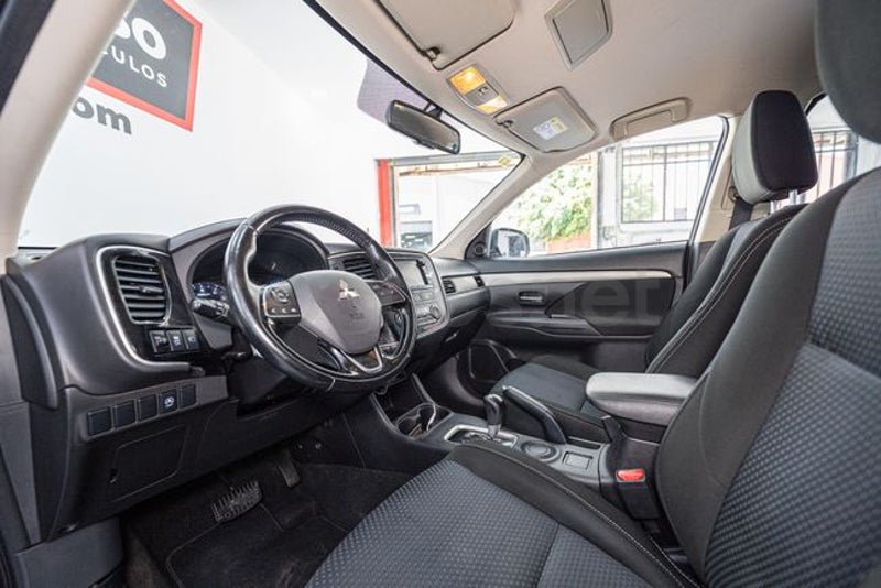 Mitsubishi Outlander 2016 — photo 4