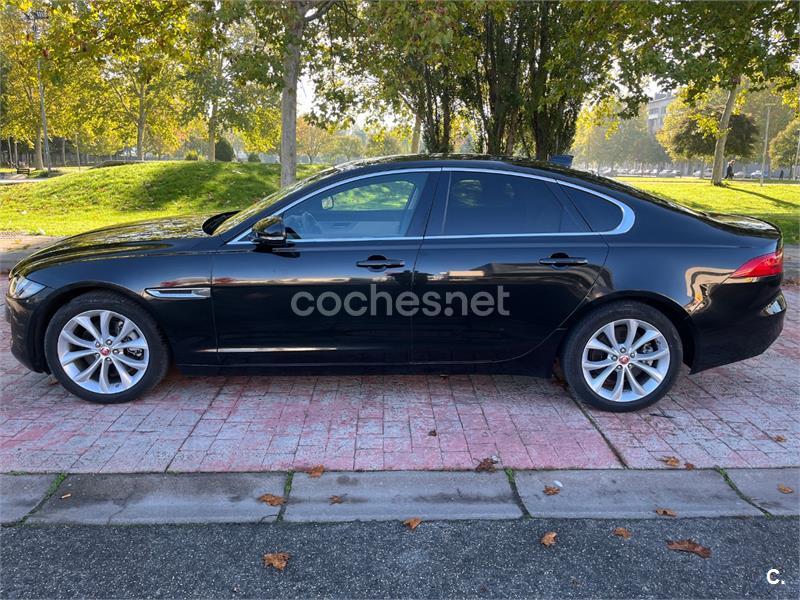 Jaguar Xf 2017 — photo 2