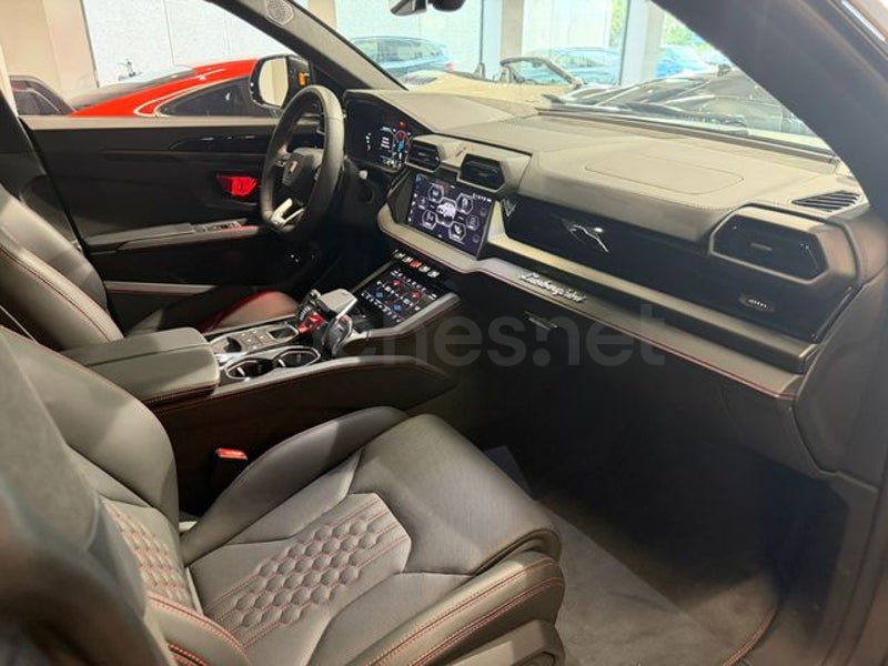 Lamborghini Urus 2026 — photo 6