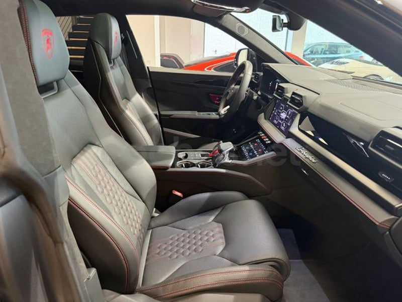 Lamborghini Urus 2026 — photo 8