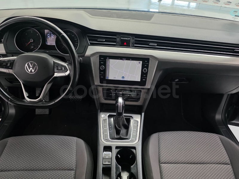 Volkswagen Passat 2022 — photo 8