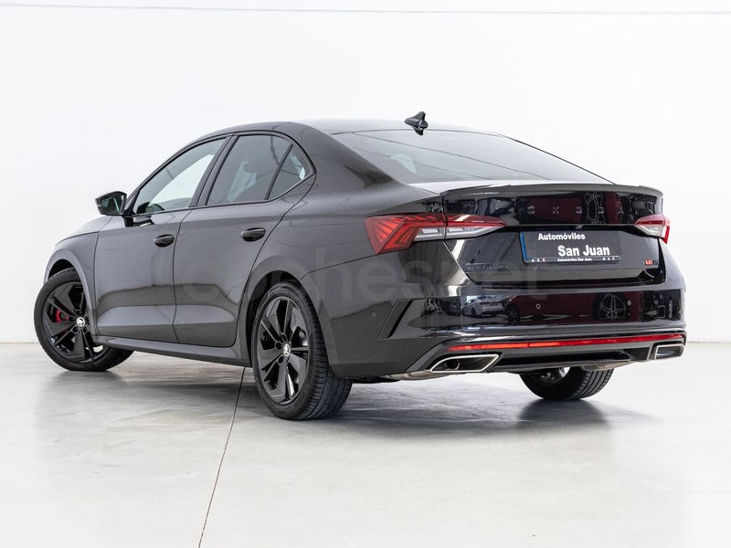 Skoda Octavia 2021 — photo 2