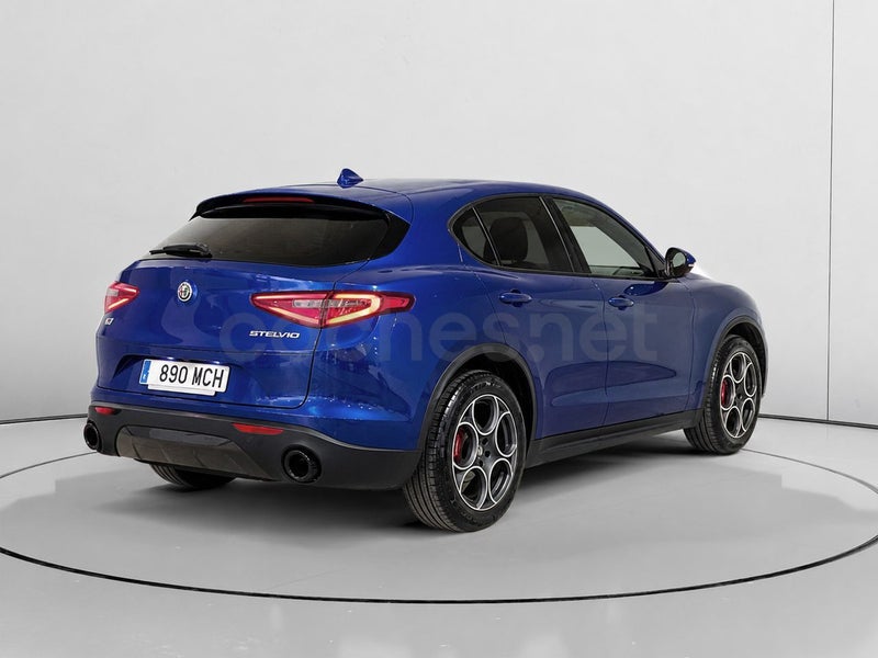 Alfa Romeo Stelvio 2022 — photo 3