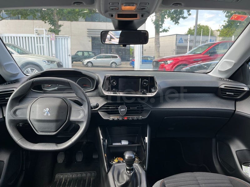 Peugeot 208 2022 — photo 8
