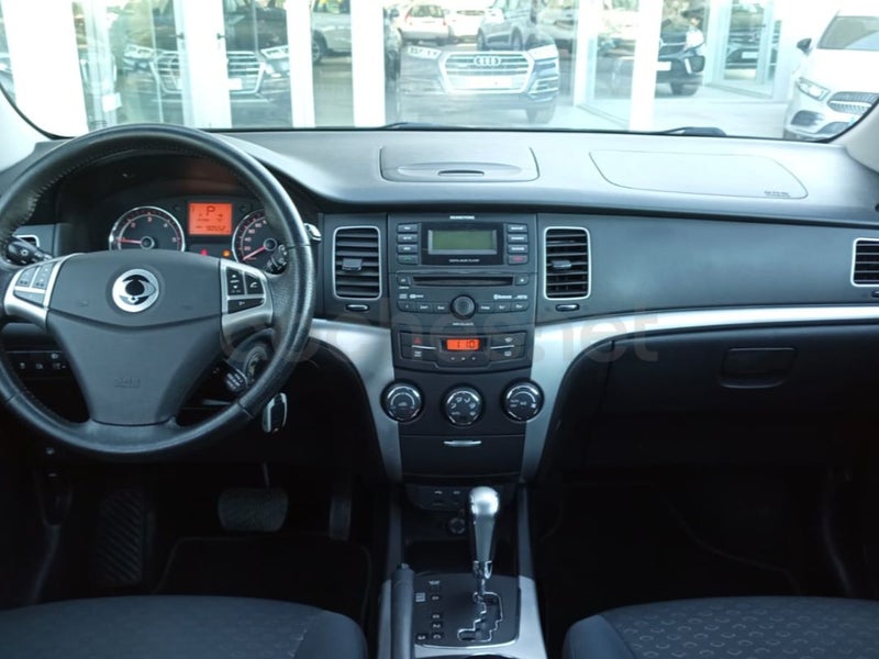 Ssangyong Korando 2012 — photo 3