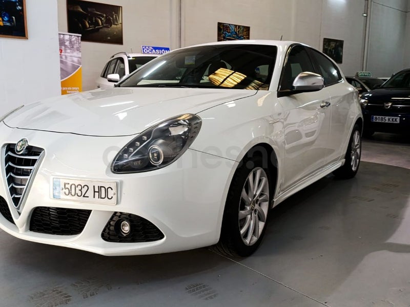 Alfa Romeo Giulietta 2011 — photo 4