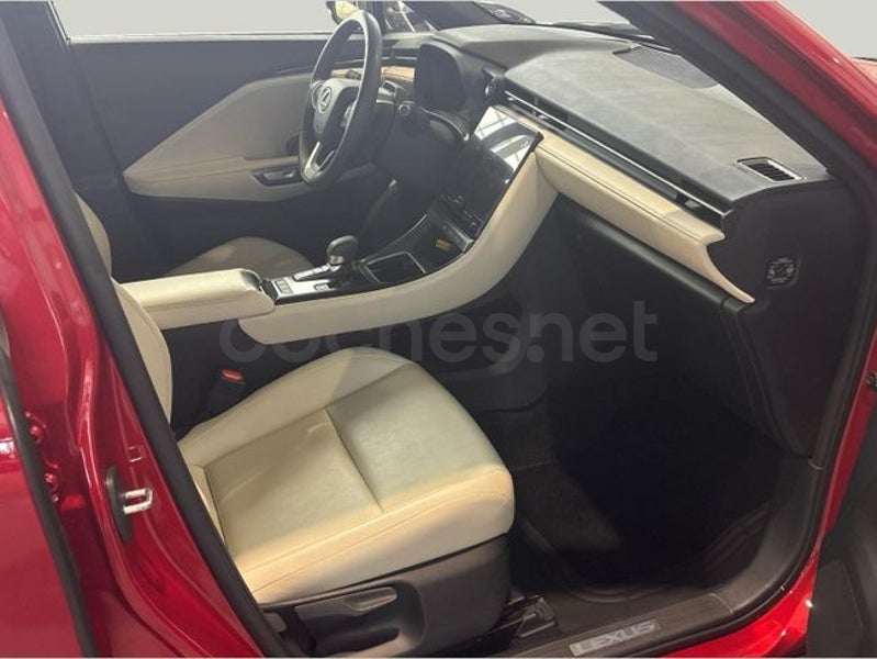 Lexus Lbx 2024 — photo 8
