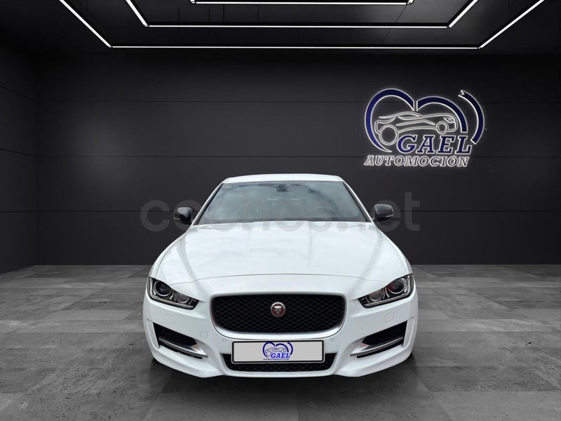 Jaguar Xe 2016 — photo 2