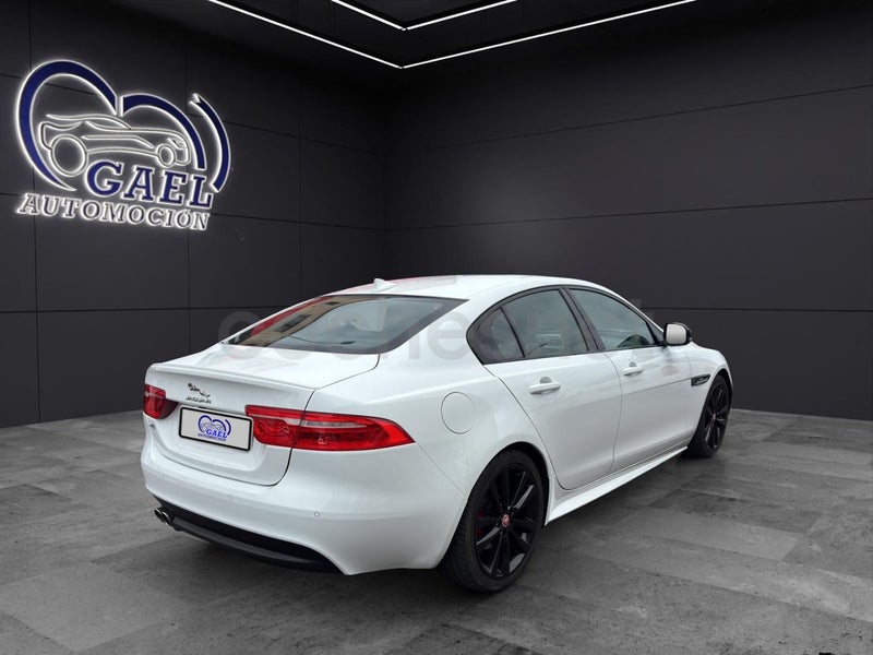 Jaguar Xe 2016 — photo 3