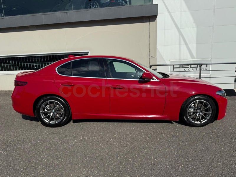 Alfa Romeo Giulia 2019 — photo 2