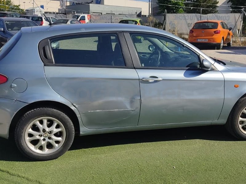 Alfa Romeo 147 2004 — photo 3