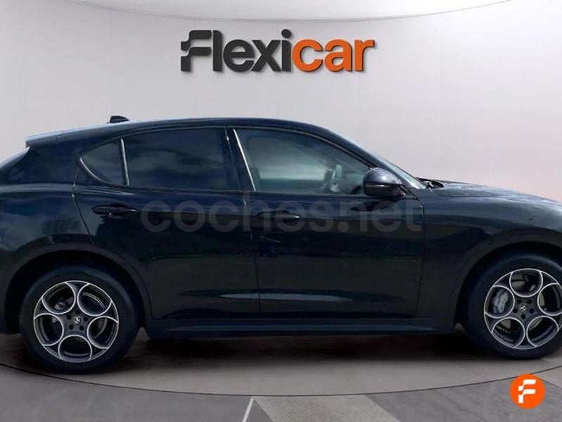 Alfa Romeo Stelvio 2022 — photo 5