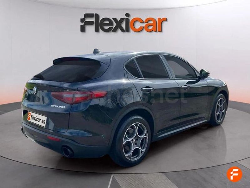 Alfa Romeo Stelvio 2022 — photo 7