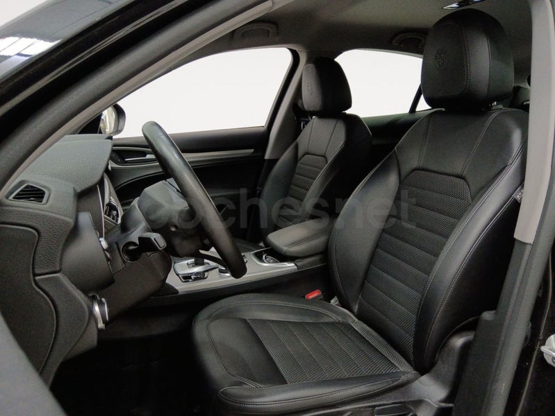 Alfa Romeo Stelvio 2021 — photo 8