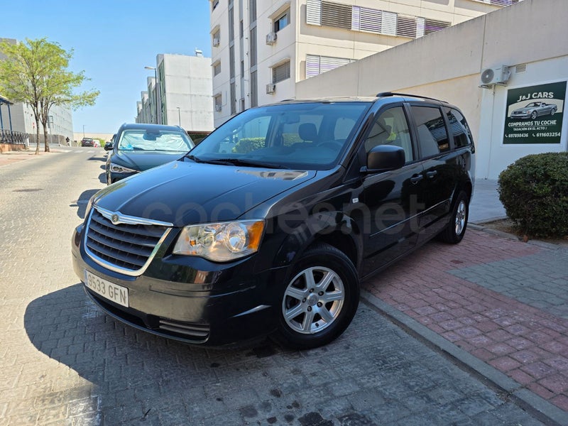 Chrysler Grand Voyager 2010 — photo 2